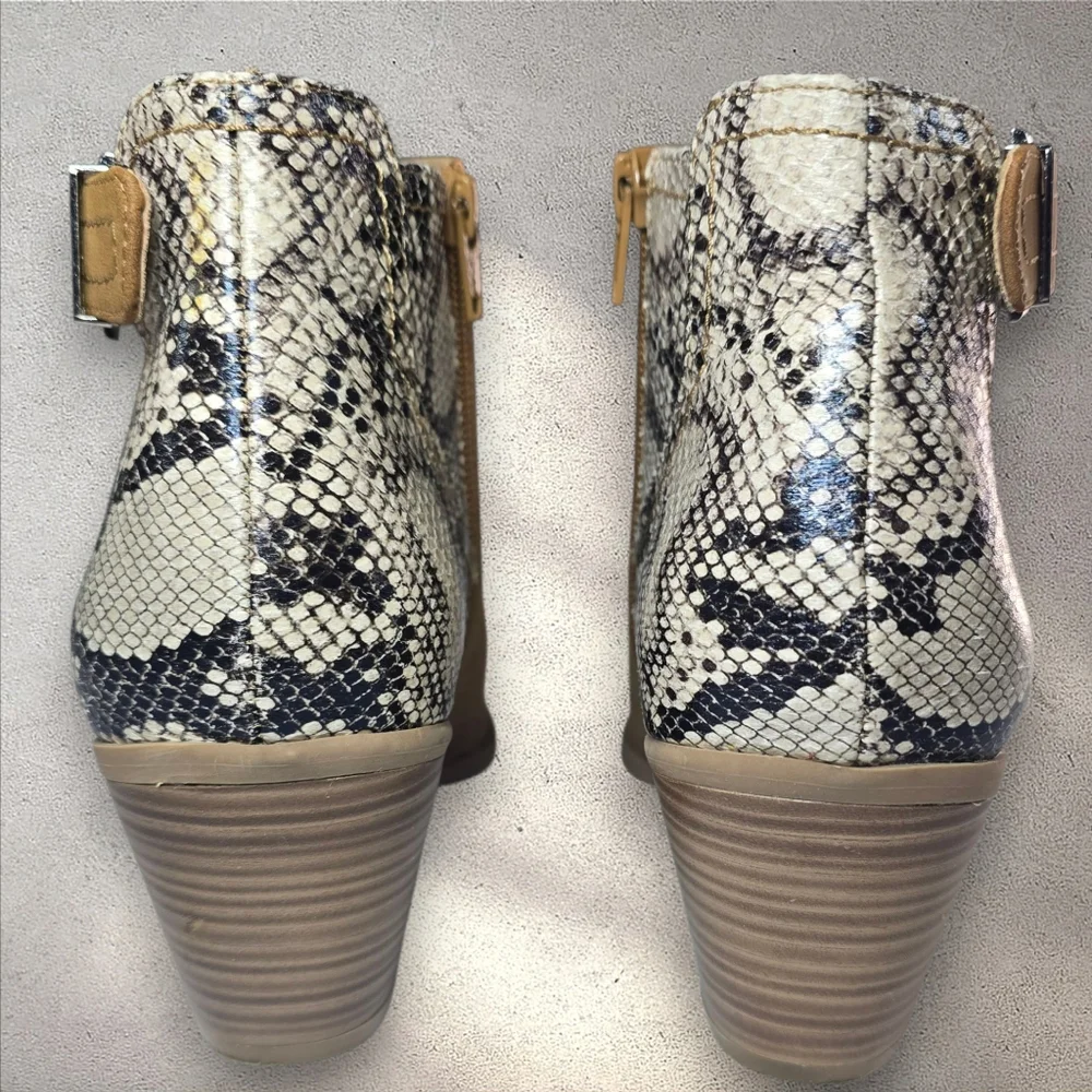 Seven Dials‎ Queensbury Snake Embossed Bootie Boots Size 10
